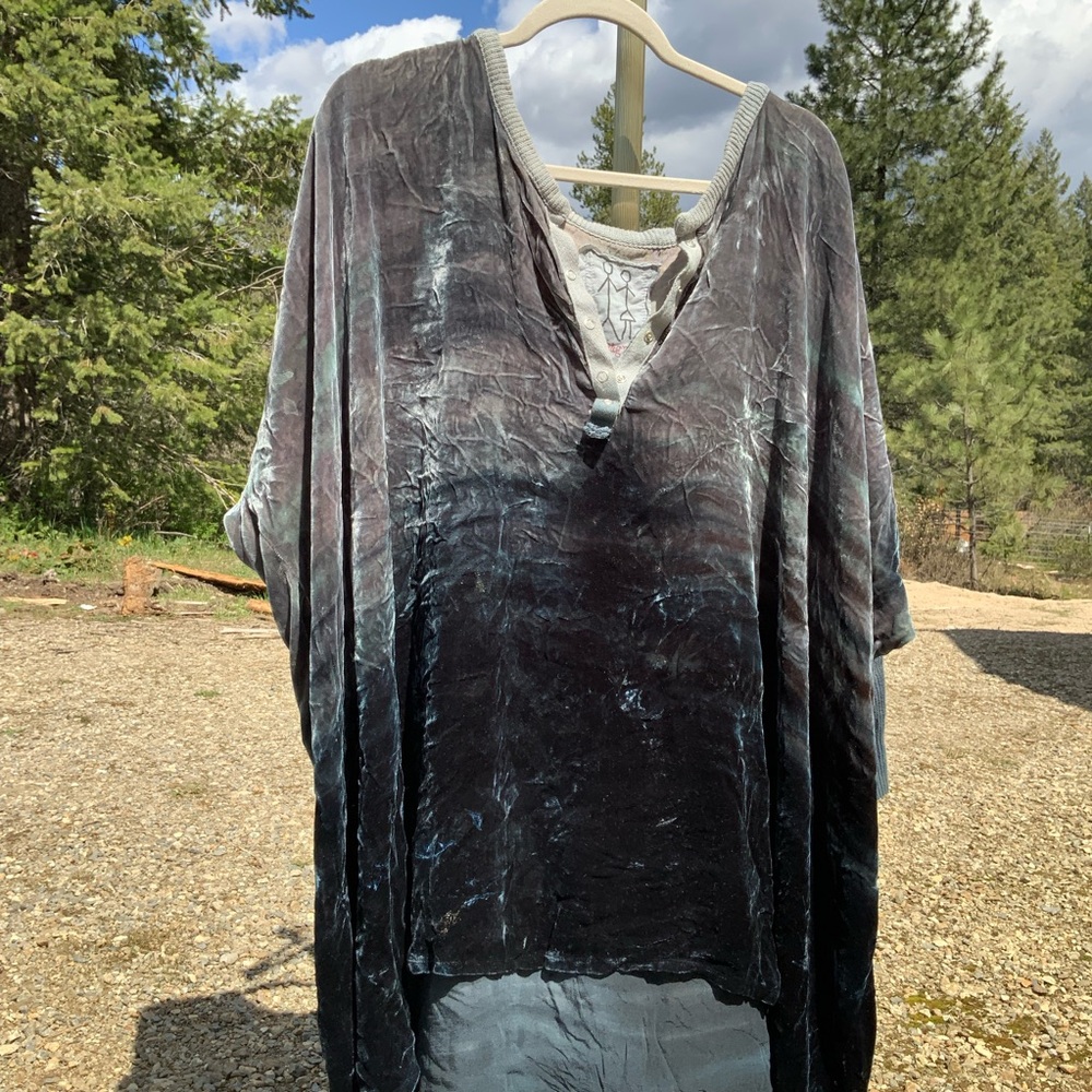 Ombré velvet top